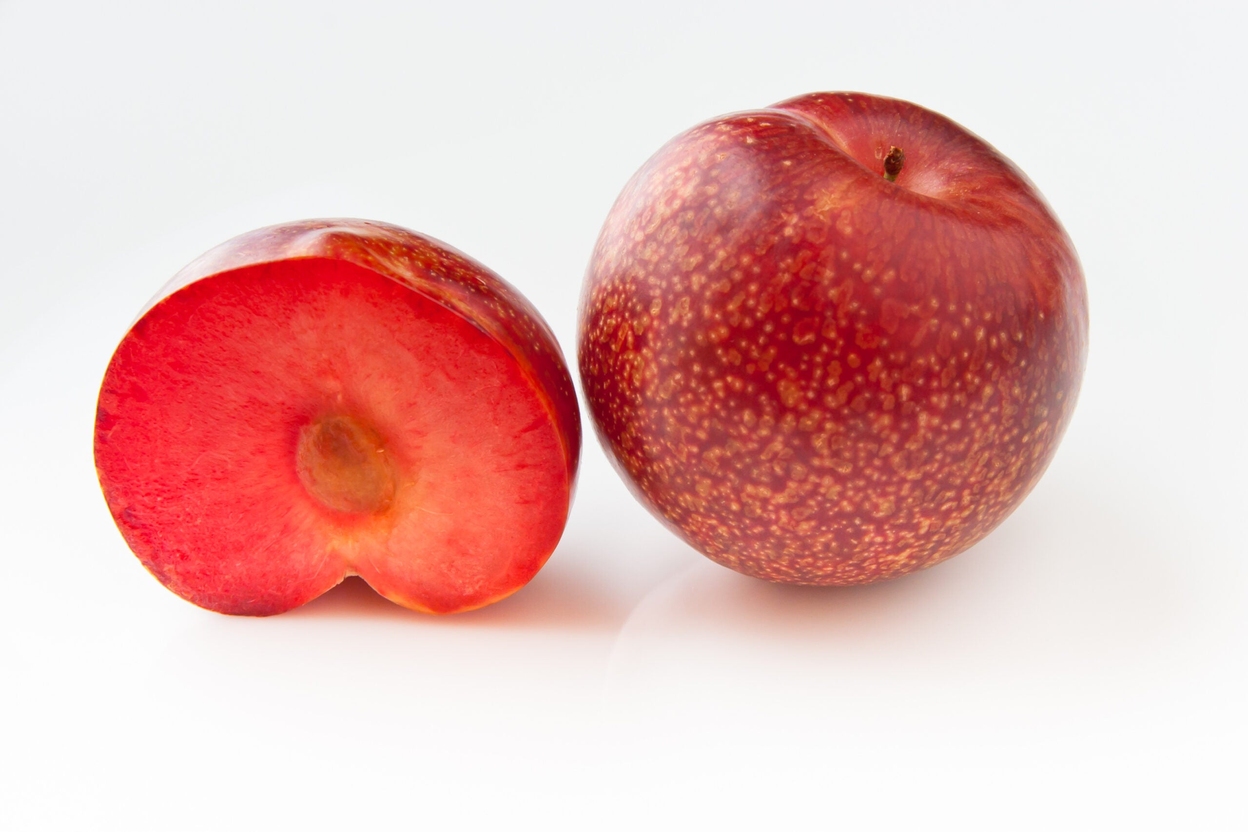 Organic Pluot Plums